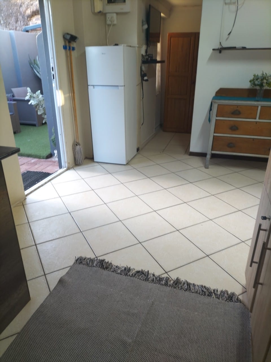 To Let 1 Bedroom Property for Rent in Ferreira Town Eastern Cape